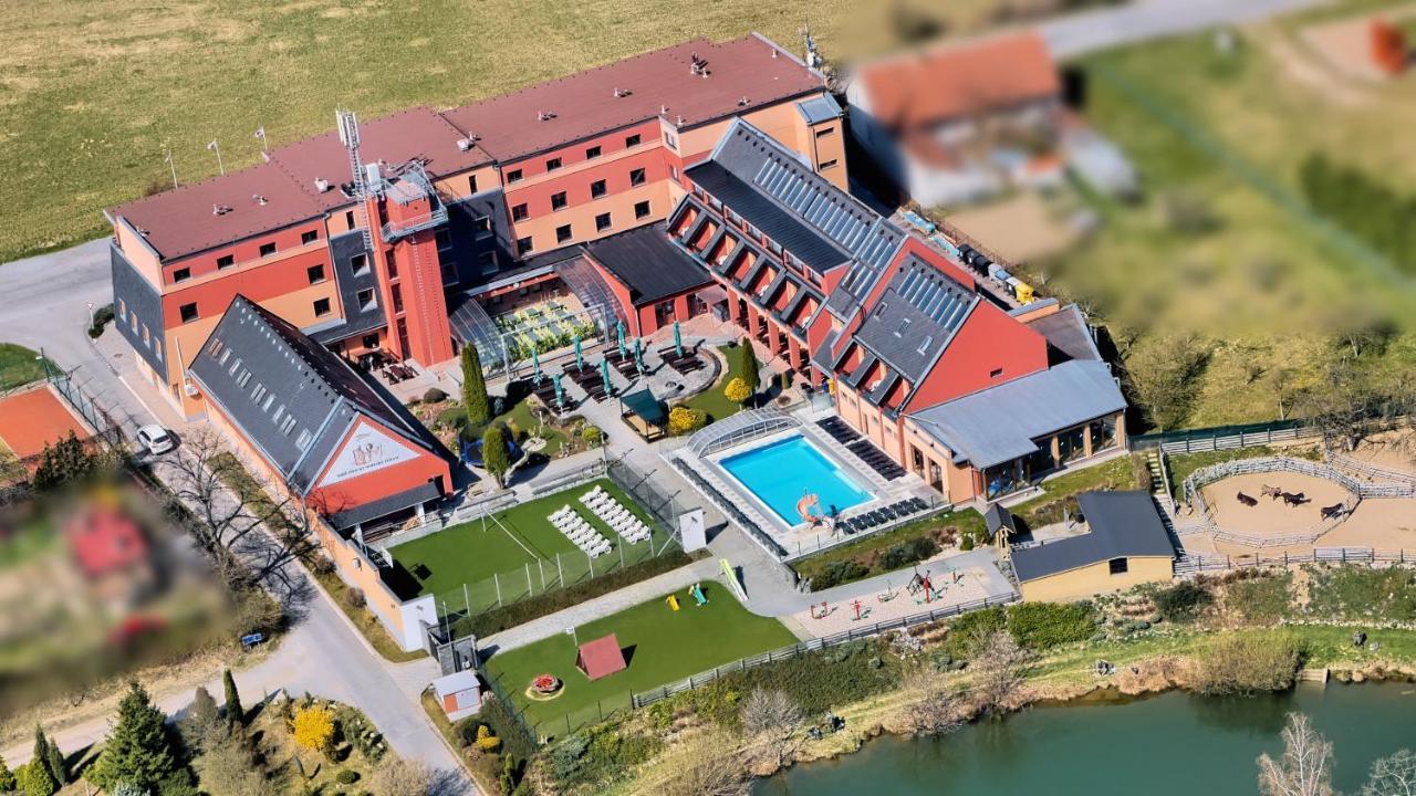 Orea Resort Panorama Moravsky Kras Blansko Buitenkant foto