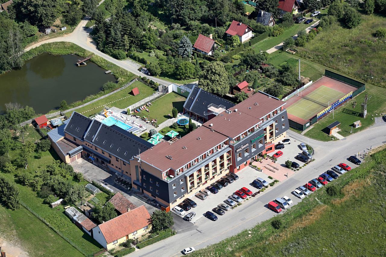 Orea Resort Panorama Moravsky Kras Blansko Buitenkant foto